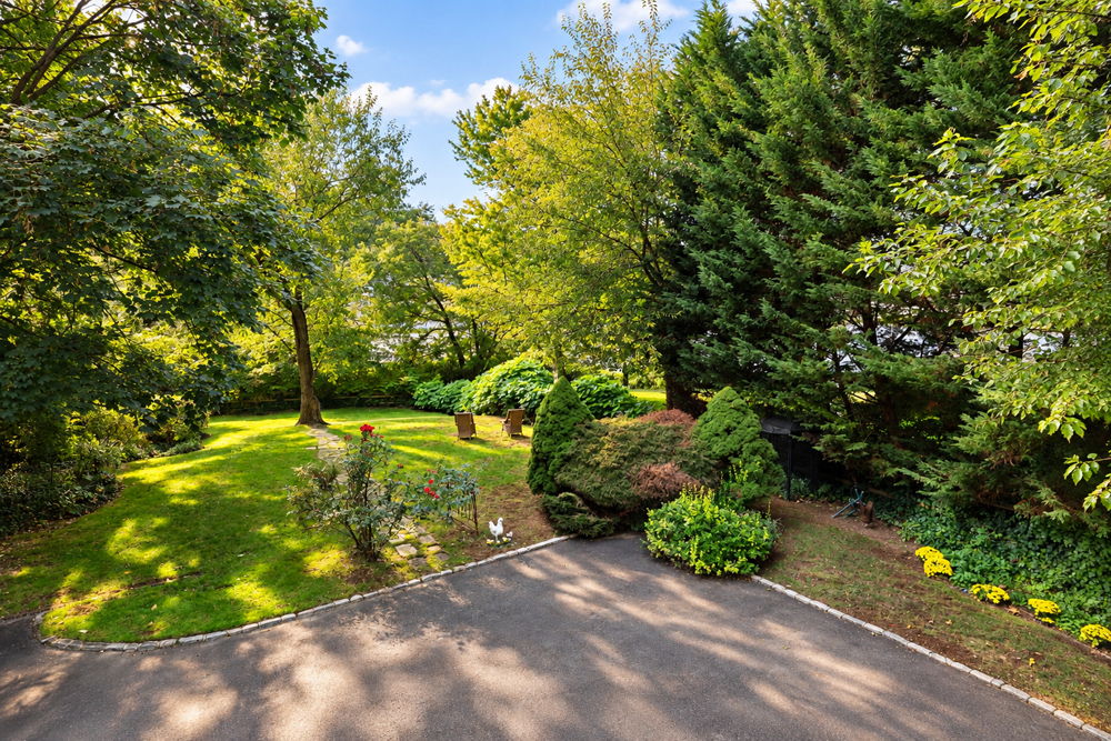 16-web-or-mls-80 E Broadway, Roslyn 25 16-web-or-mls-80 E Broadway, Roslyn 25